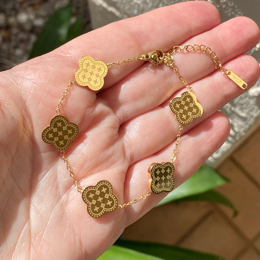 Both Sides Printed Four Leaf Clover Bracelet - Gold and Silver