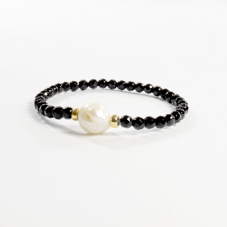 Stretch Bracelet with Freshwater Pearl Onyx