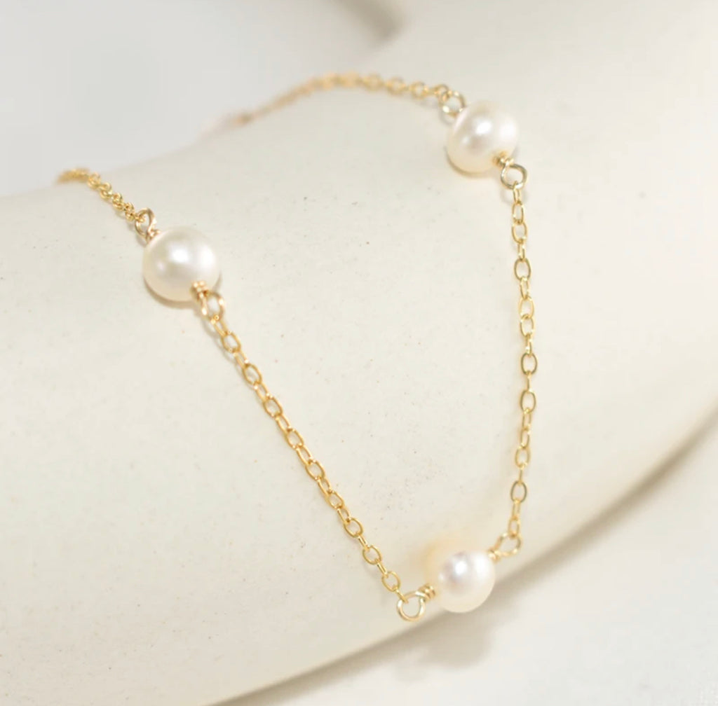 18K Gold Plated Freshwater Pearl Station Necklace.