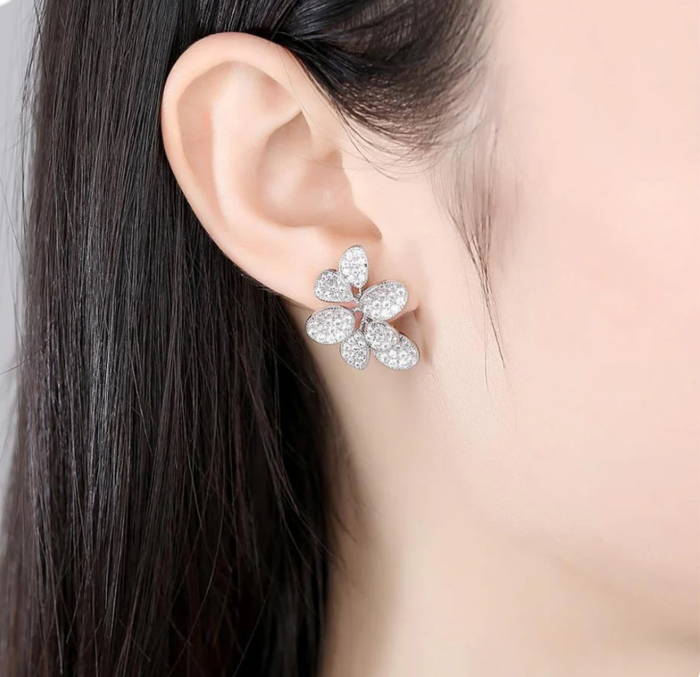 Luxury CZ Leaf Stud Earrings - Silver