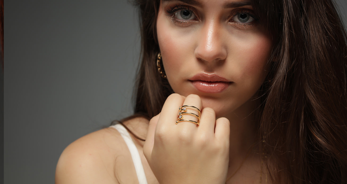 Shell Gem Clover Set (Bracelet/ Earrings) - Gold – Balara Jewelry