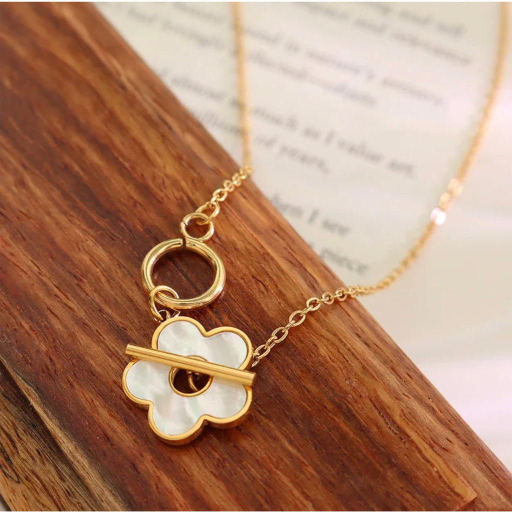 Titanium Steel One Side Seashell Flower Pendant Necklace - Gold
